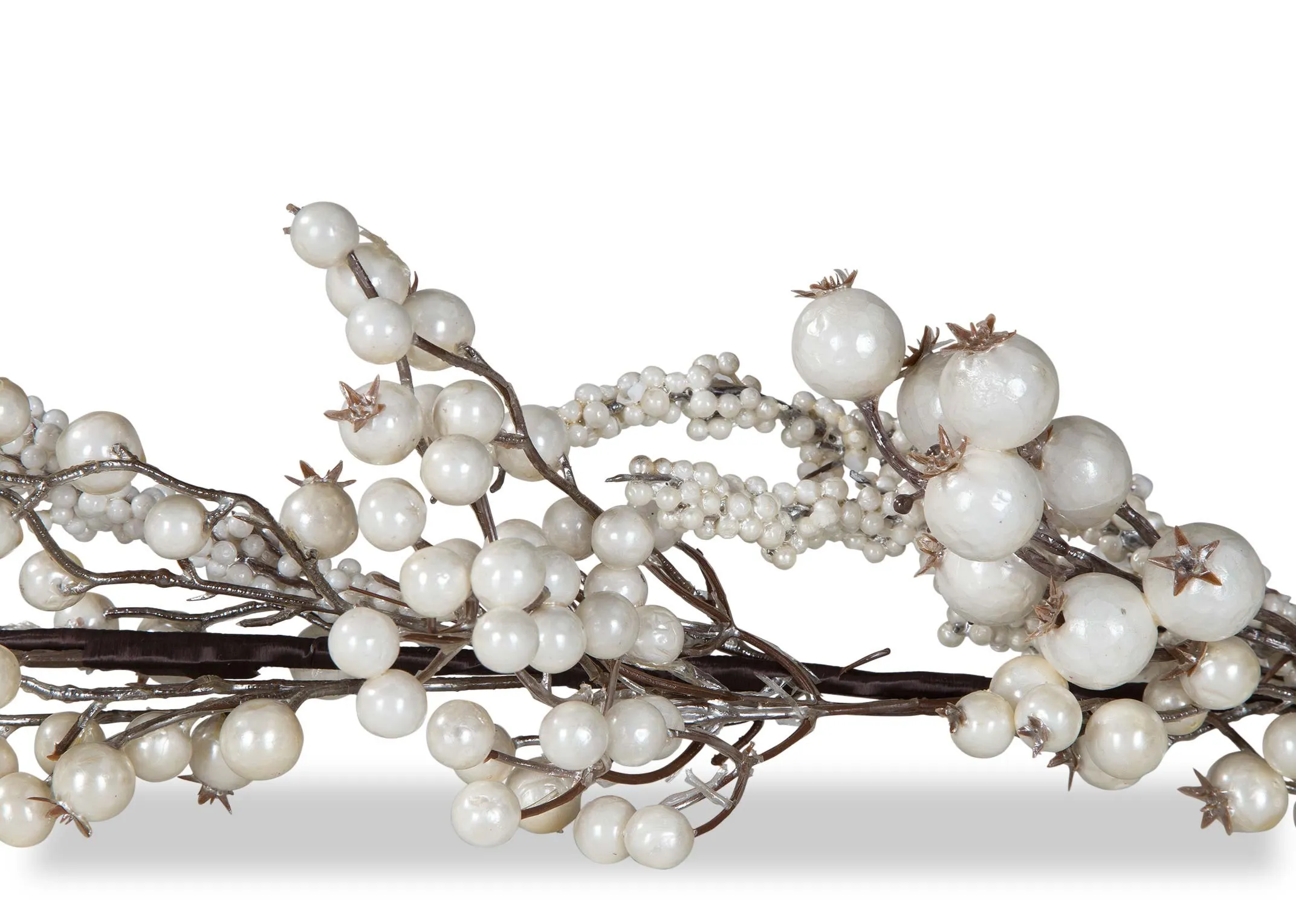 A close up of the faux pearl beeries on the 190cm pearl christmas garland .