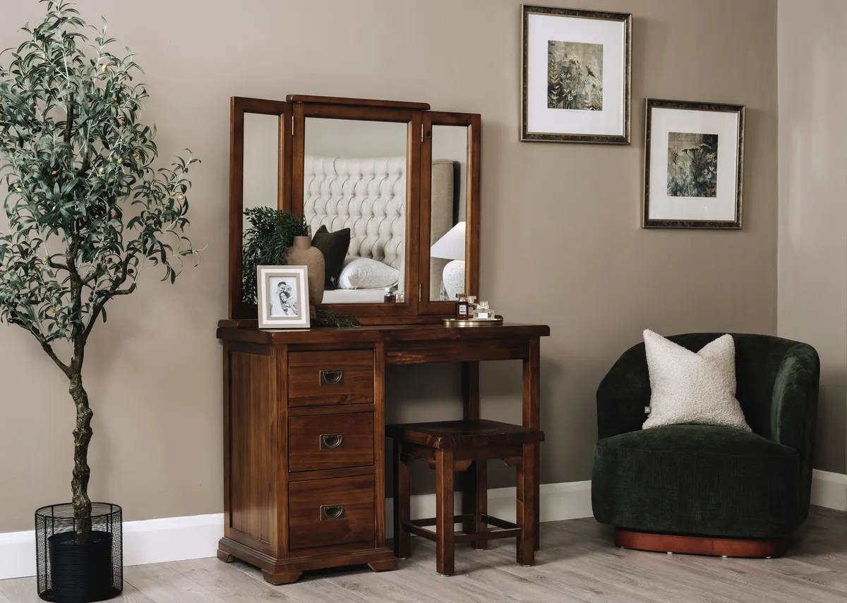 A lifetsyle image of the Aisling dressing table and stool with Dalton swivel.