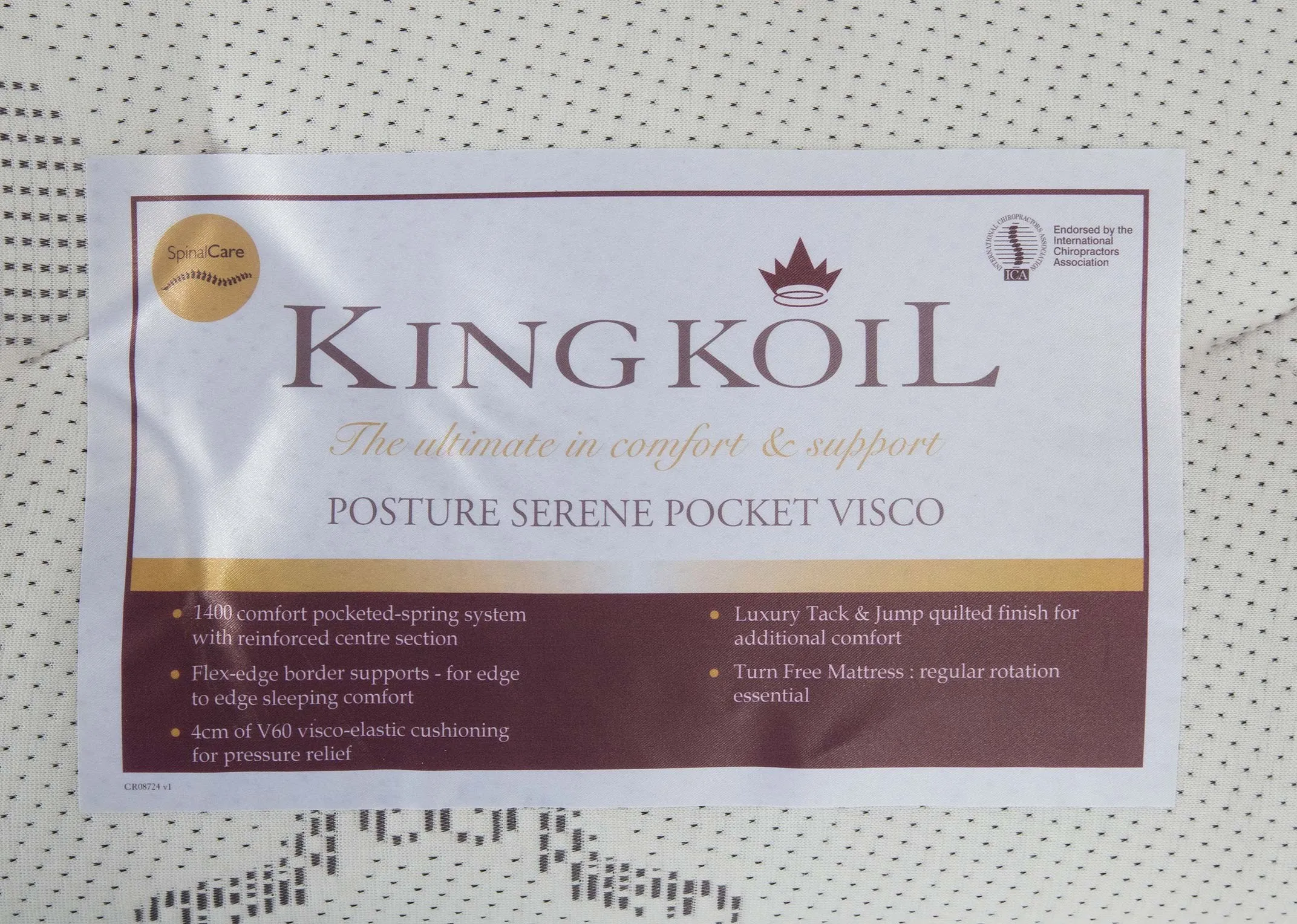 A dimension image for the Posture Serene 4 foot 6 Mattress. Standard UK measurements 190cm (Length) x 135cm (Width)