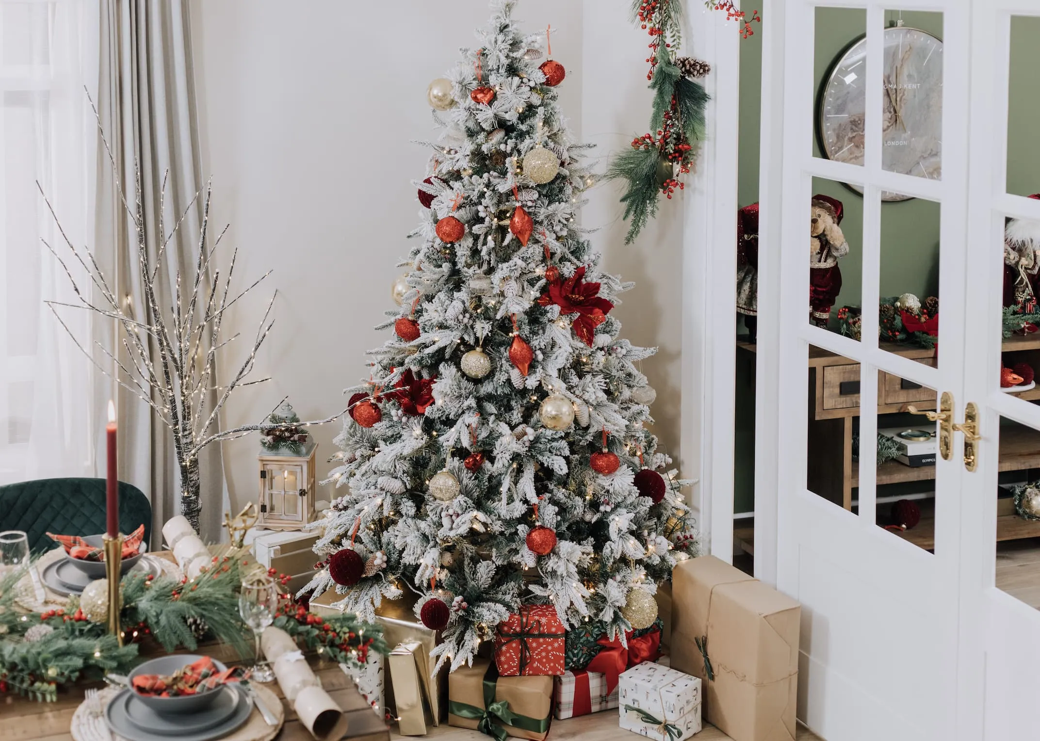 Vermont 7ft (210cm) Snow with LED Lights - White Christmas Tree