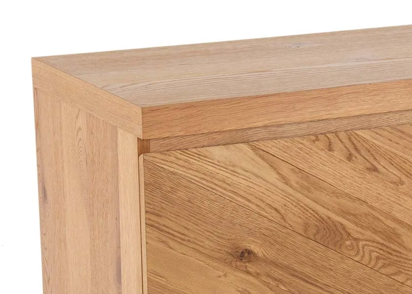 A rustic oak 2 door 3 drawer sideboard from EZ Living Furniture's Ellipse range. Closeup pf wood grain