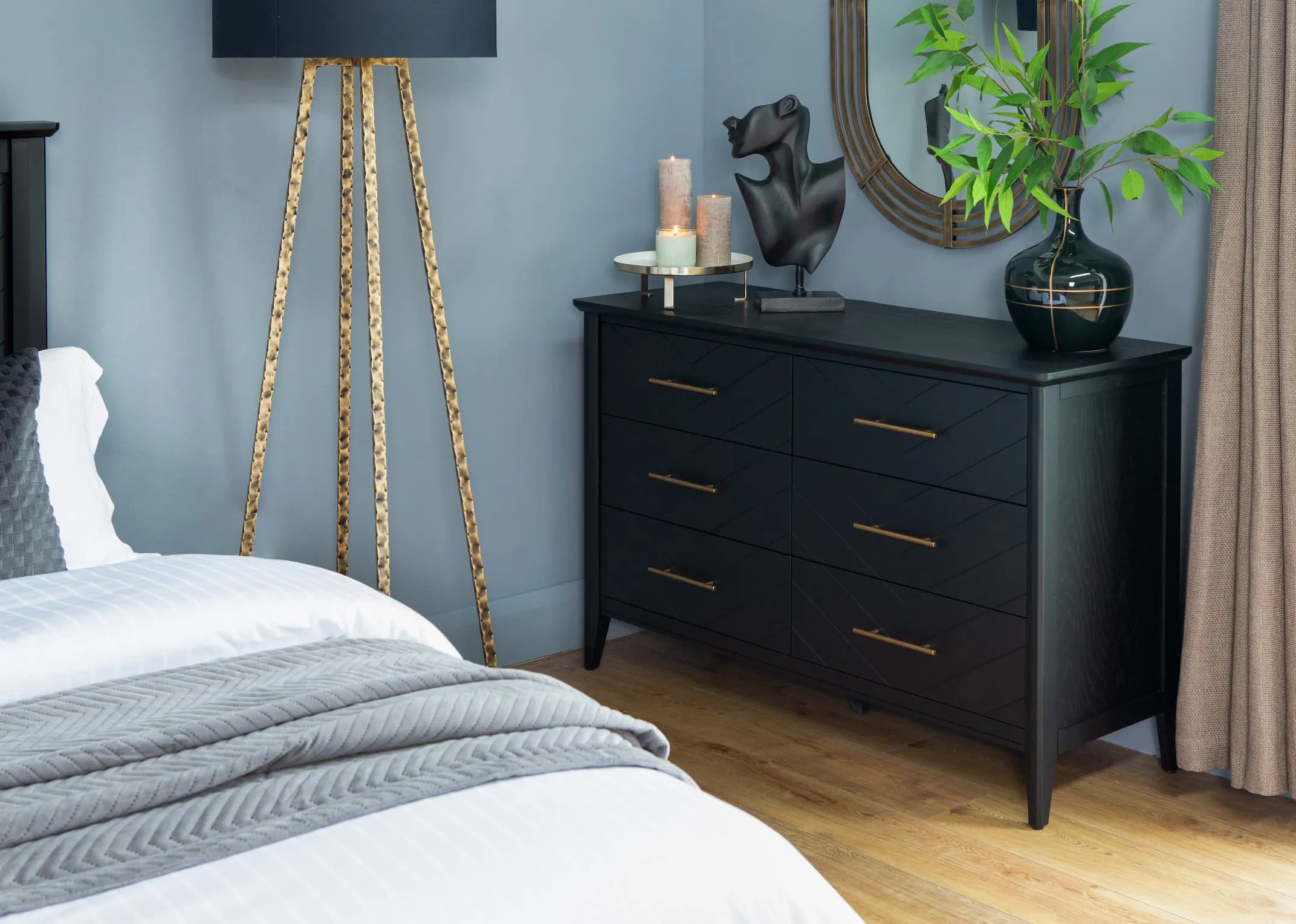 6 Drawer Black Oak & Pine Chest - Chevron