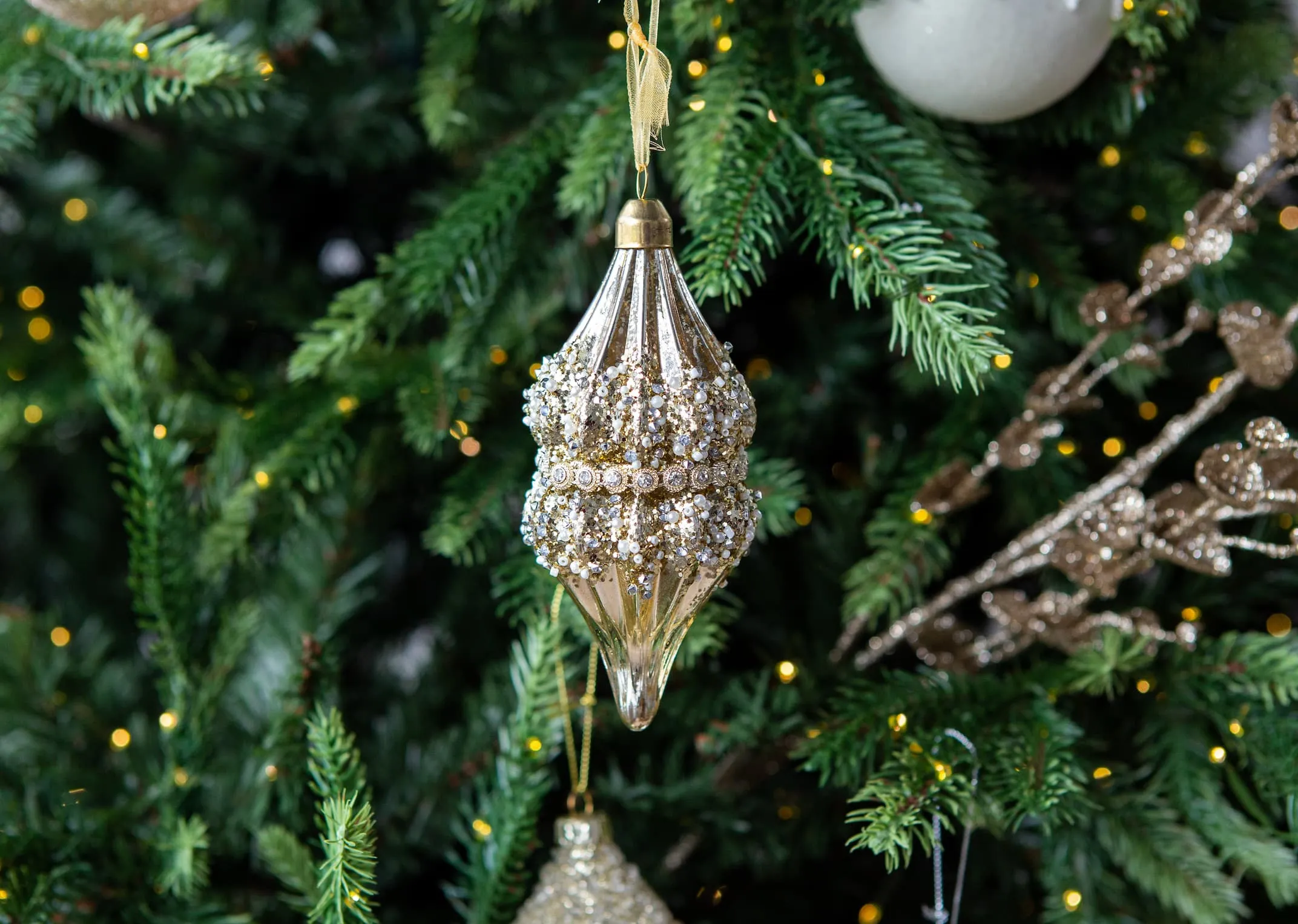Box of 6 Vintage Gold Slim Tear Drop - Christmas Bauble