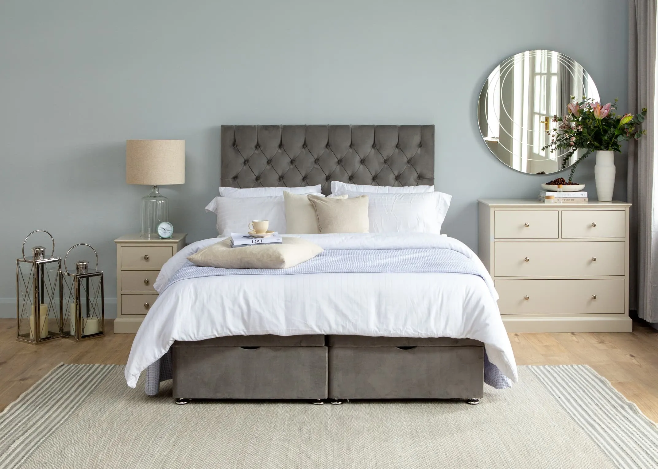 A lifestyle image of the Palermo headboard with closeup on tufted button detail.