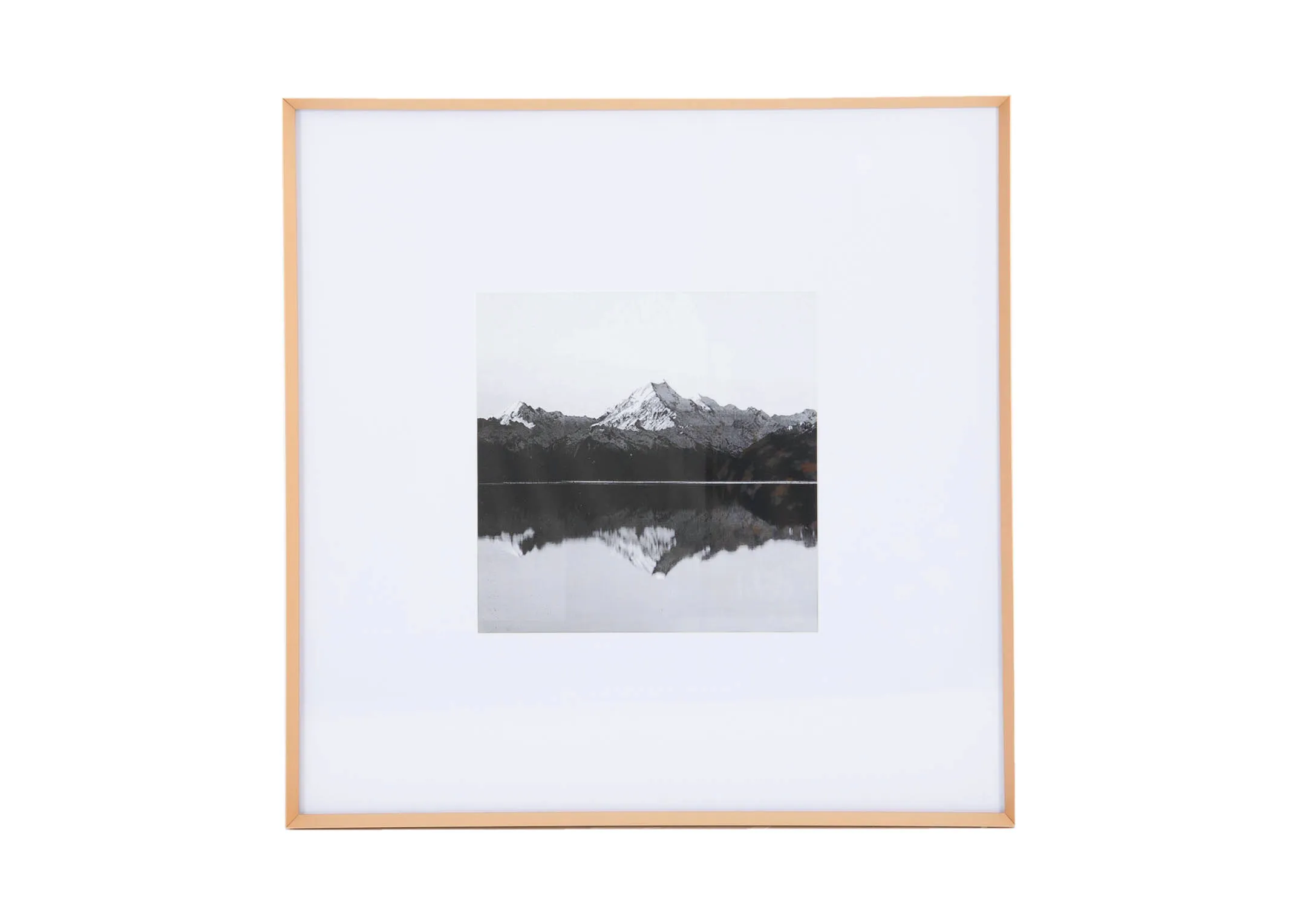 A dimension image of the Arabel Brass photo frame with 47.8cm x 47.8cm