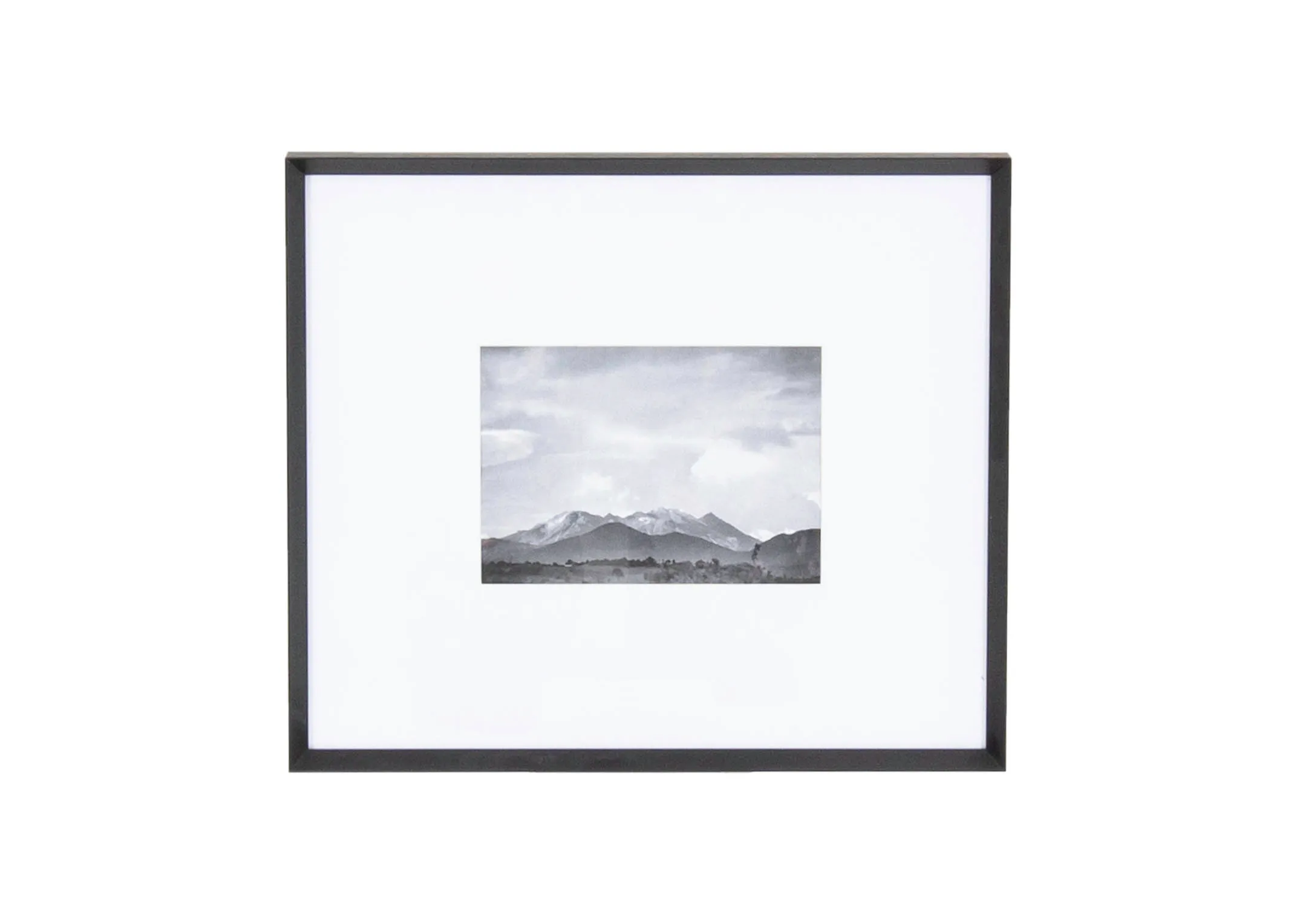 A black trim photo frame from EZ Livings Arabel range. Front view of small photo frame