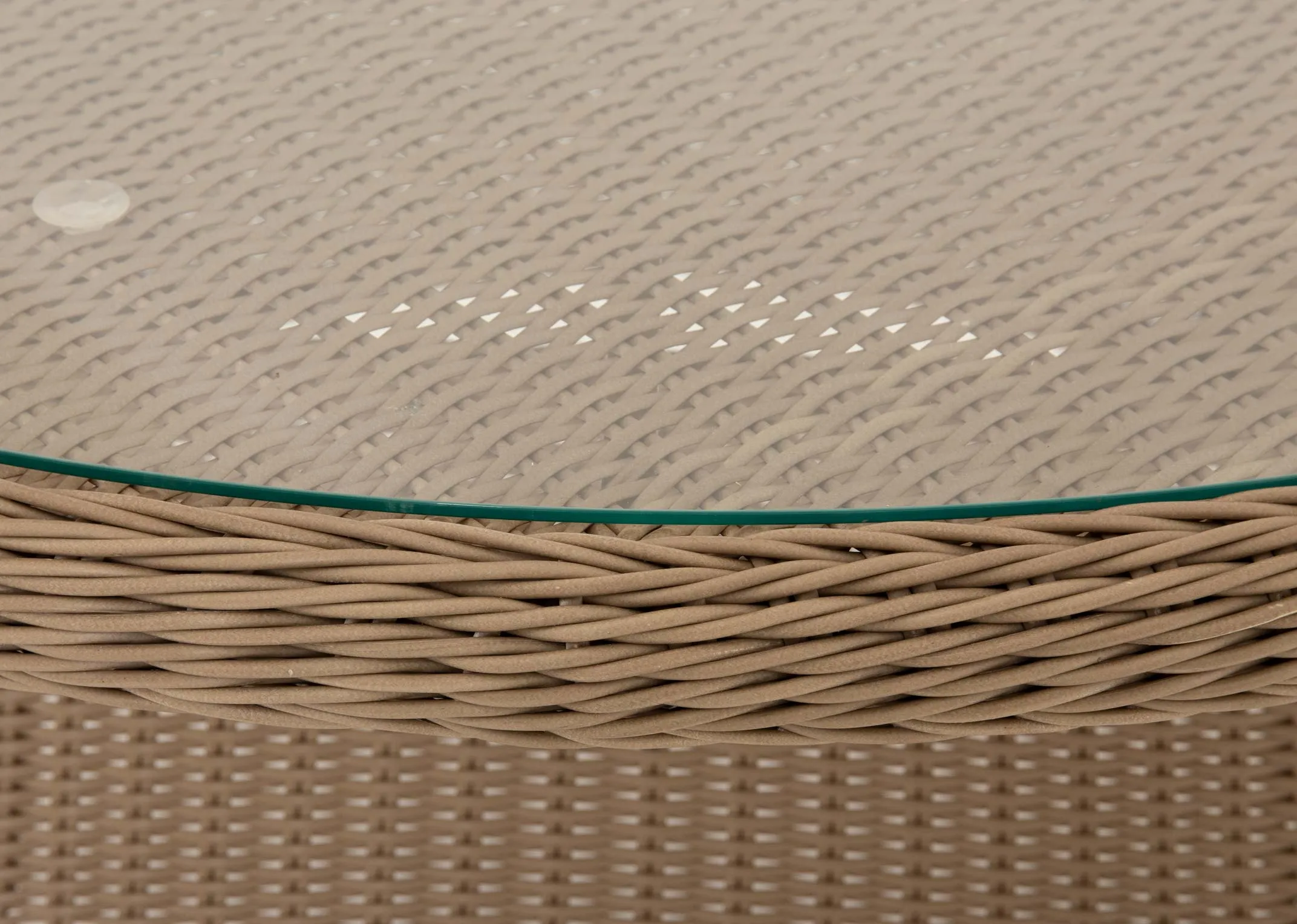 A dimension image of the Seville Round table with 140cm x 75cm