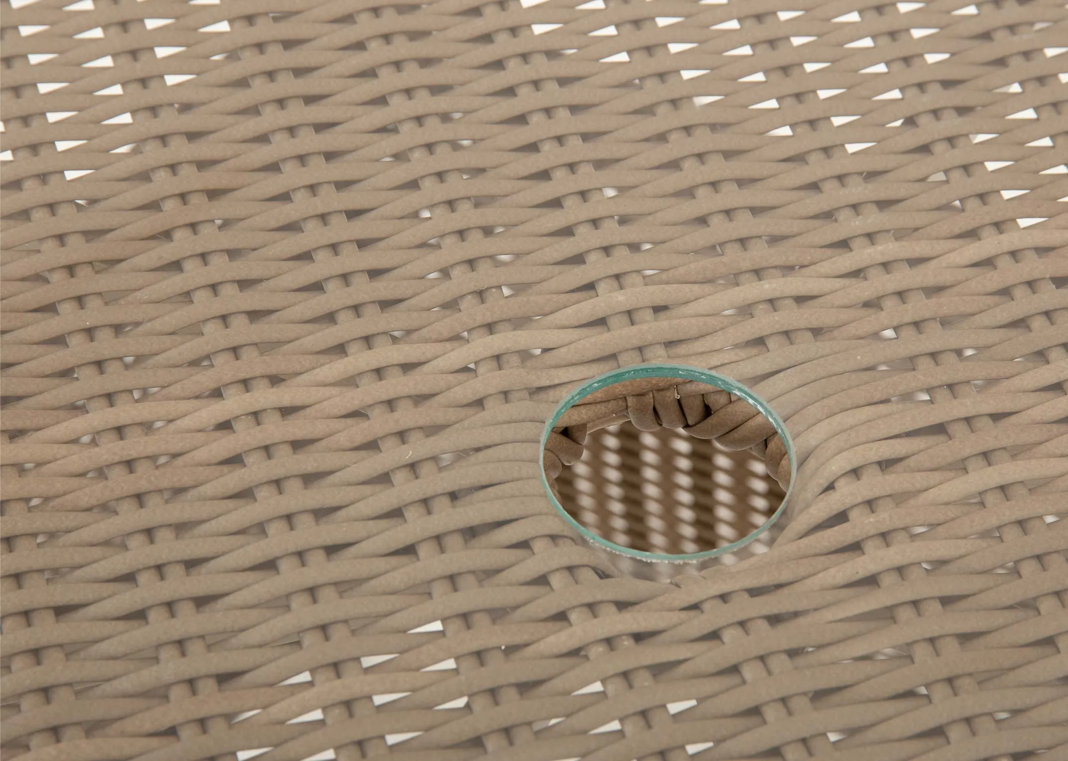 A dimension image of the Seville Round table with 140cm x 75cm