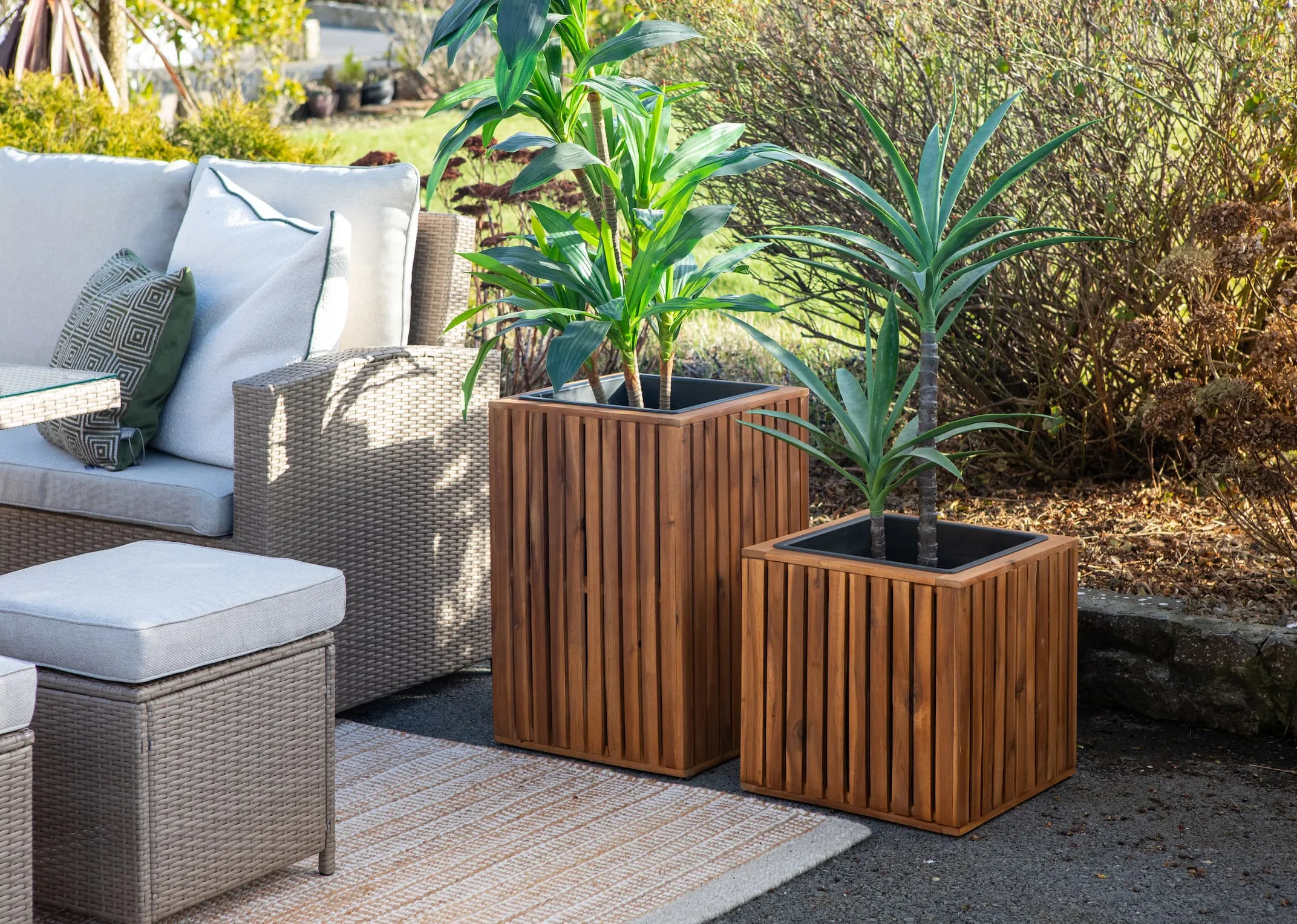 Medium Slat Wood Planter - Santa Cruz
