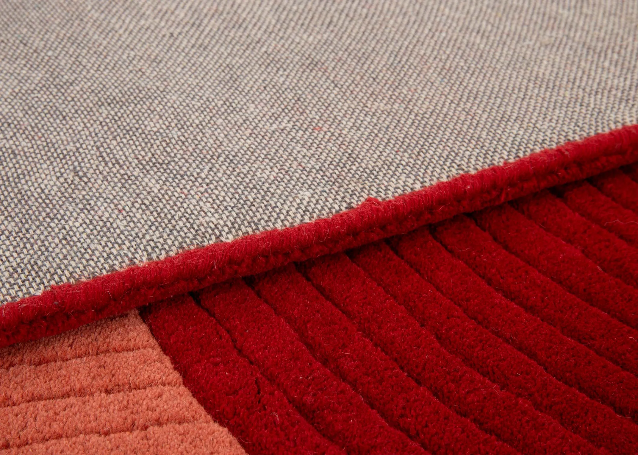 A dimension image of the Metric rug with 200cm x 160cm