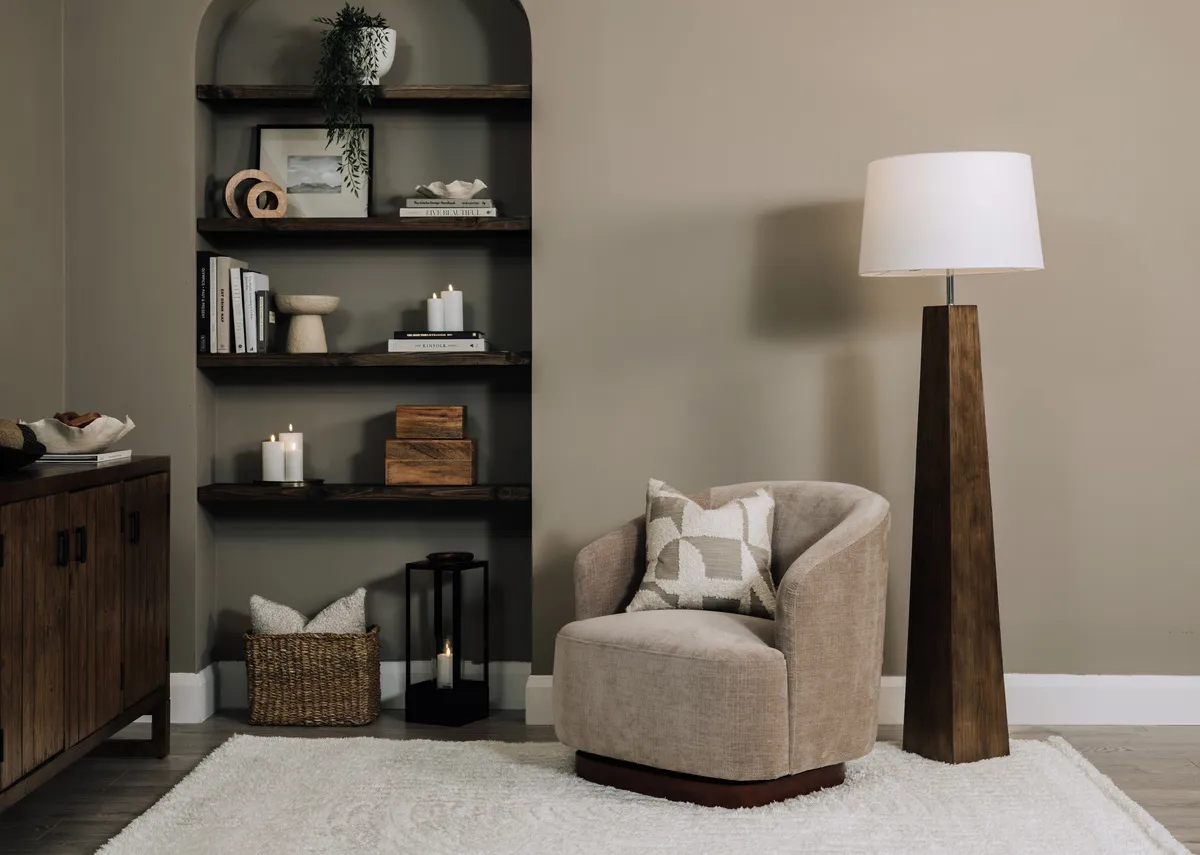 A lifestyle image of the Danica swivel with fauna lamp.