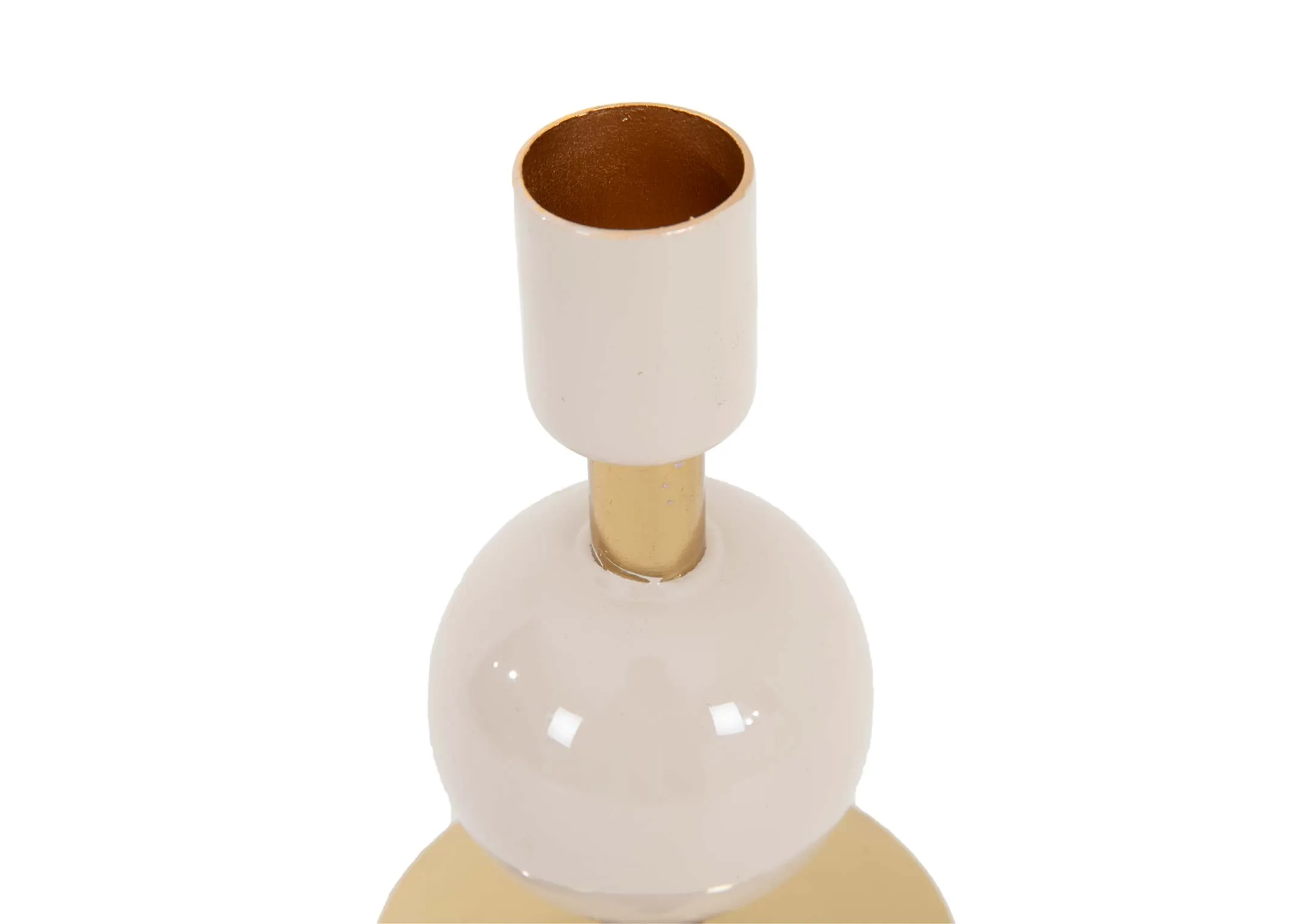 A gold candleholder base with a cream enamel round body from EZ Livings Allegra range. Closeup of cream top to fit dinner candle.