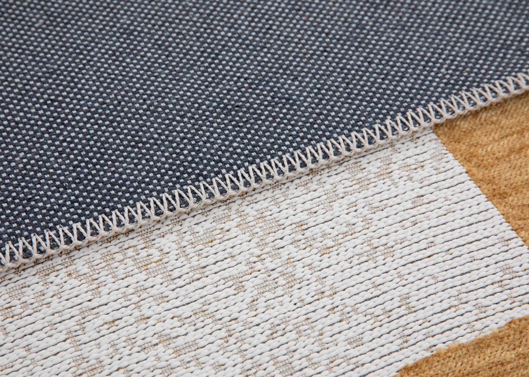 A dimension image of the Chace Medium Rug with 230cm x 160cm