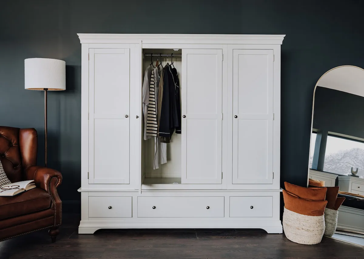 4 Door White Pine Wardrobe - Dove