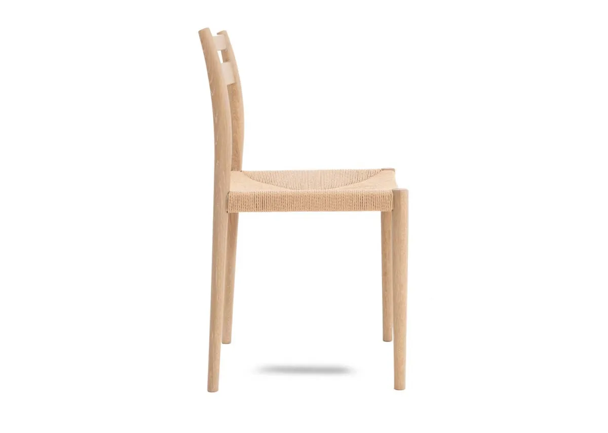 A dimension image of the Dawn Dining chair with 49cm x 45cm x 47cm
