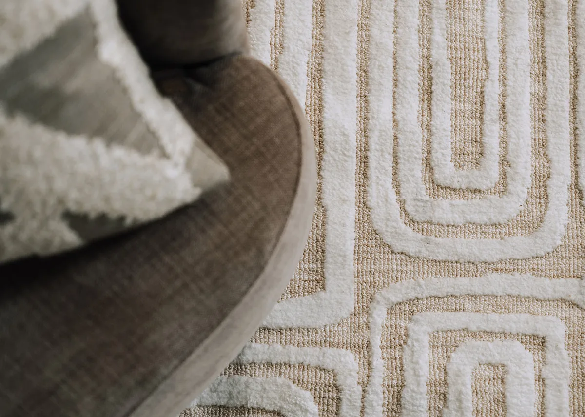 A lifestyle image of the Omaha rug showing raised relief.