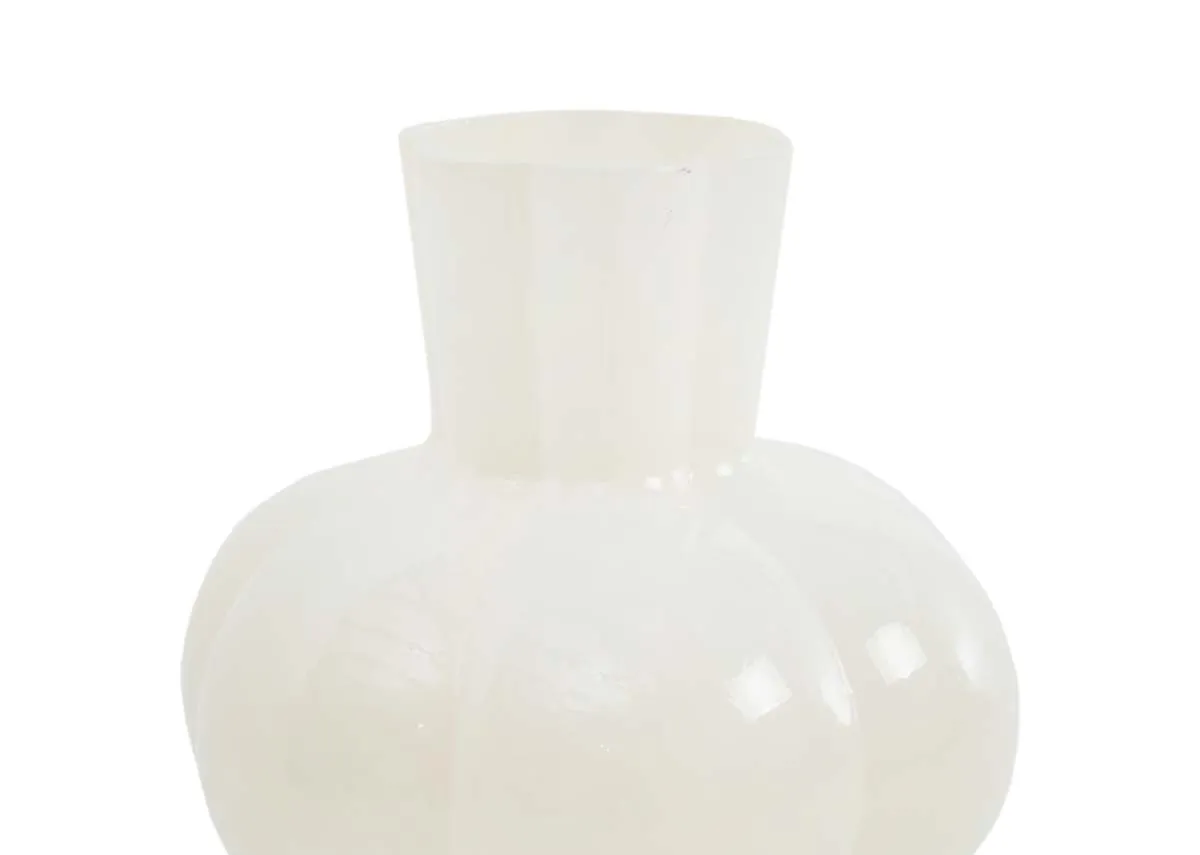 A round white pearlescent vase from EZ Livings Kortosi range.