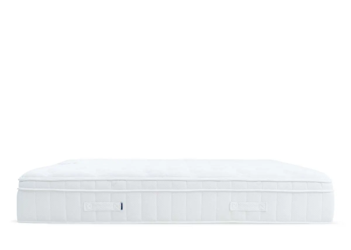 A dimension image of the Claddagh Mattress with 32cm