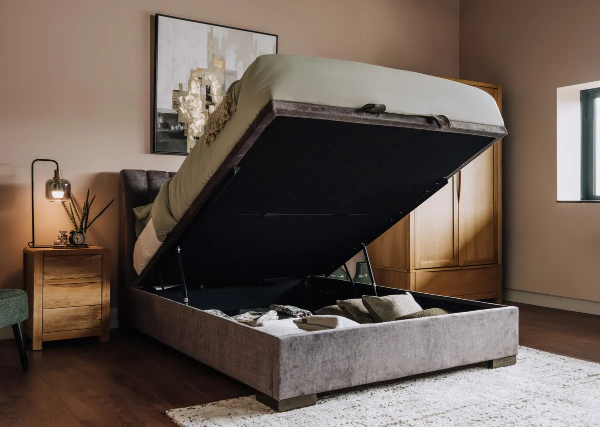 A dimension image of the Lancelot Ottoman with 155cm x 226cm x 113cm