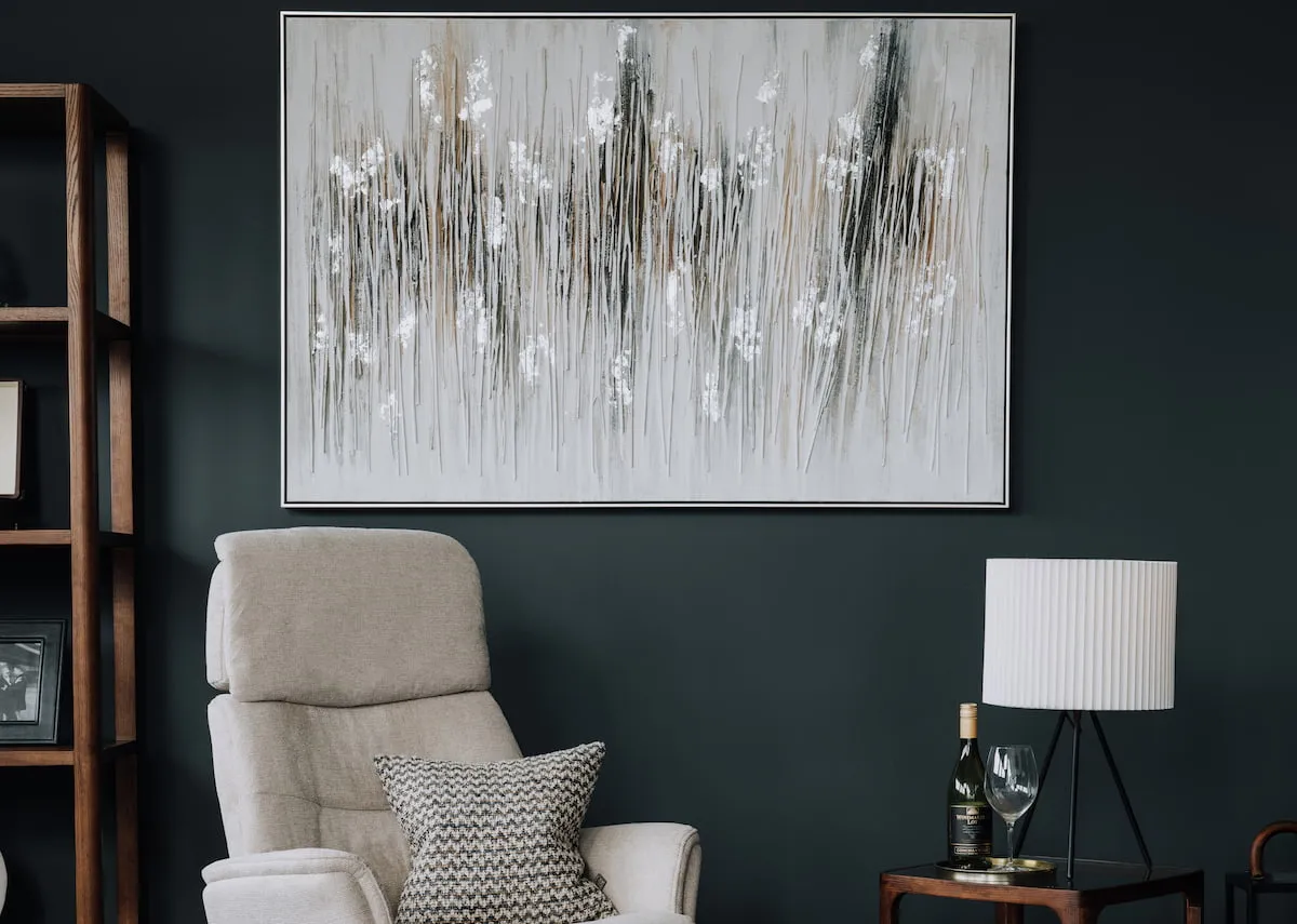 A lifetsyle image of the Tones of Grey print with the Ritz recliner