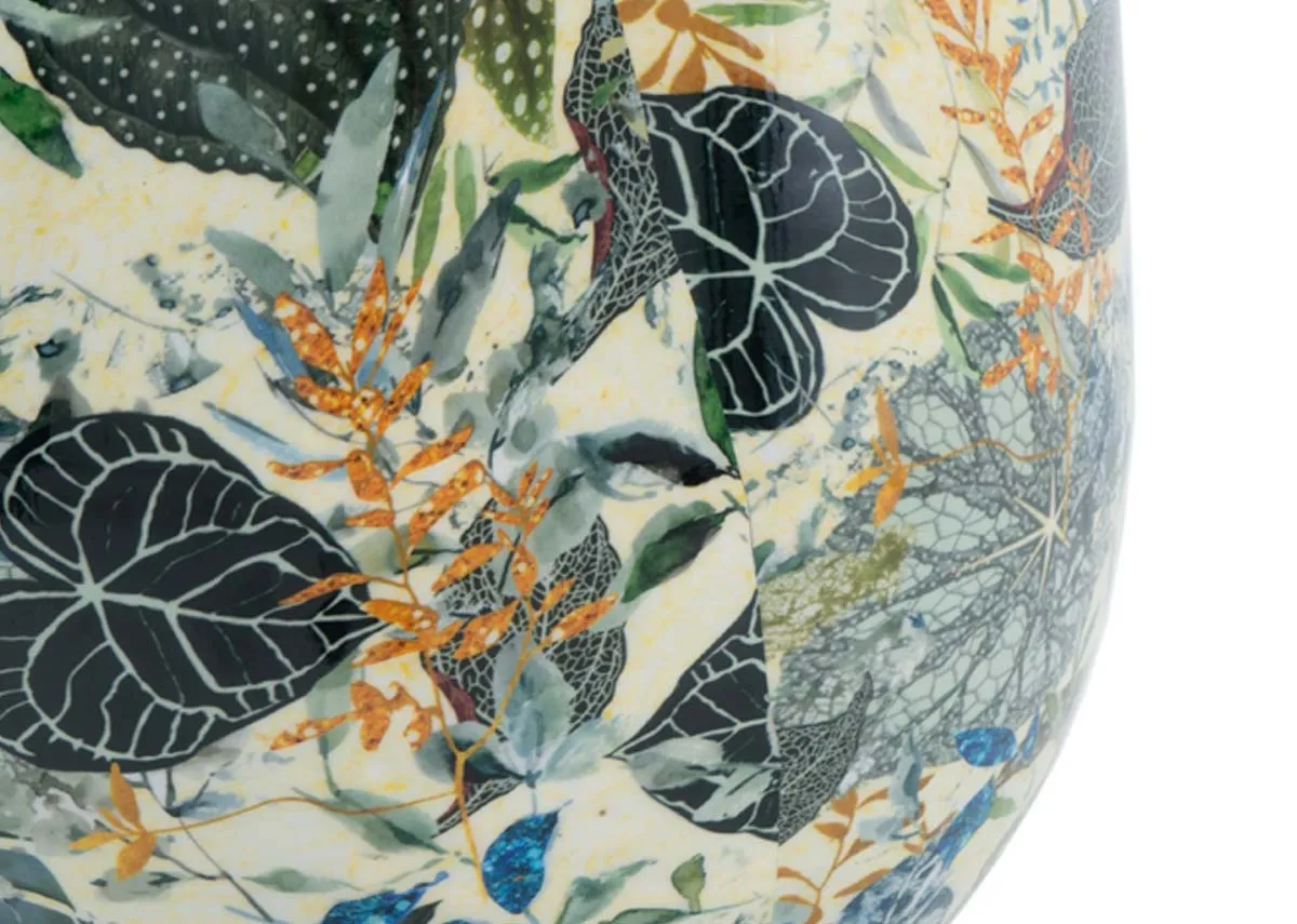 A dimension image of the Cade large planter with 33cm x 28cm