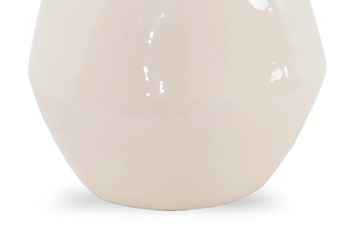 A dimension image of the Briggs Off white vase with 16.5cm x 15cm