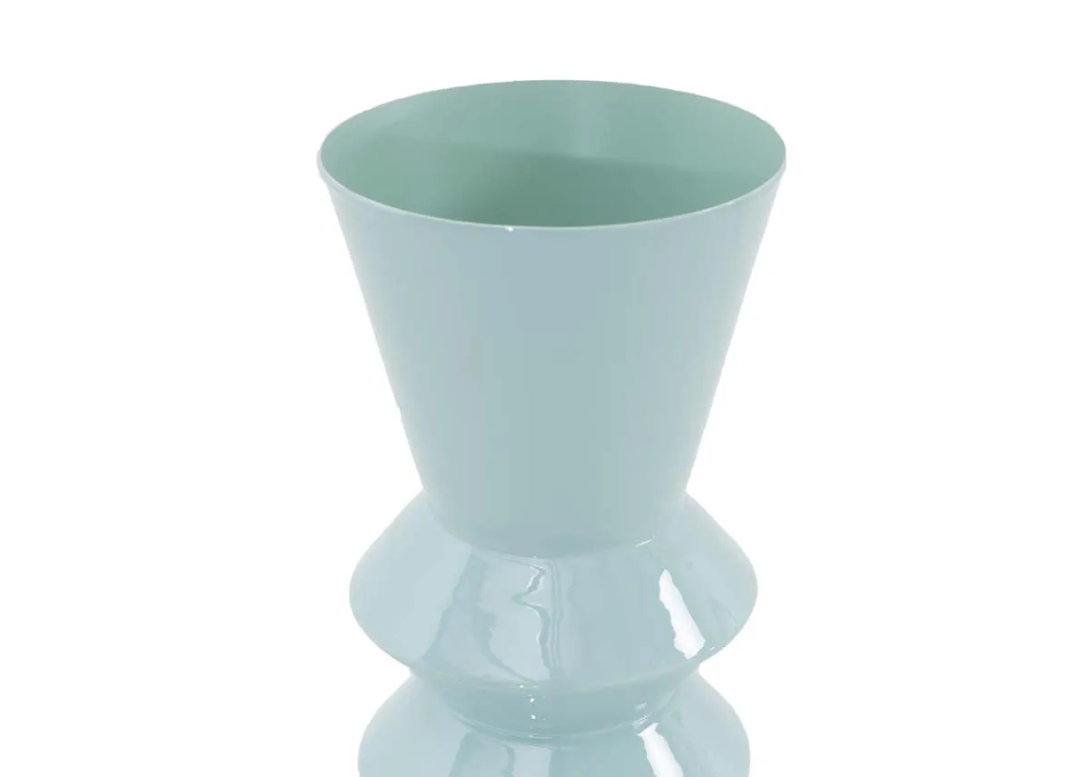A dimension image of the Colby Vase with 13cm x 23cm