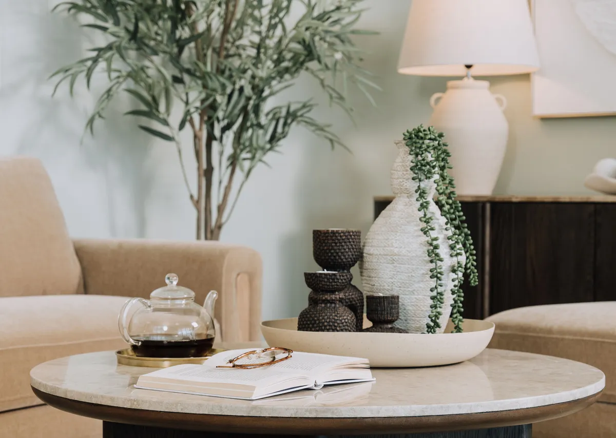 Medium Dark Brown Candle Holder - Peony