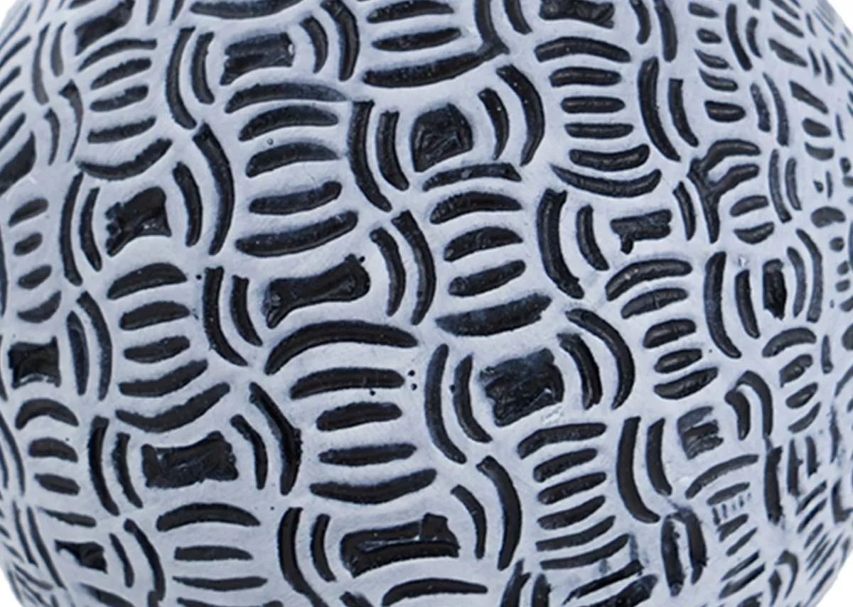 A dimension image of the Foxglove Ball with 10cm x 10cm