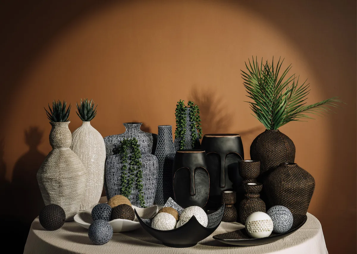 Medium White Textured Vase - Cremon