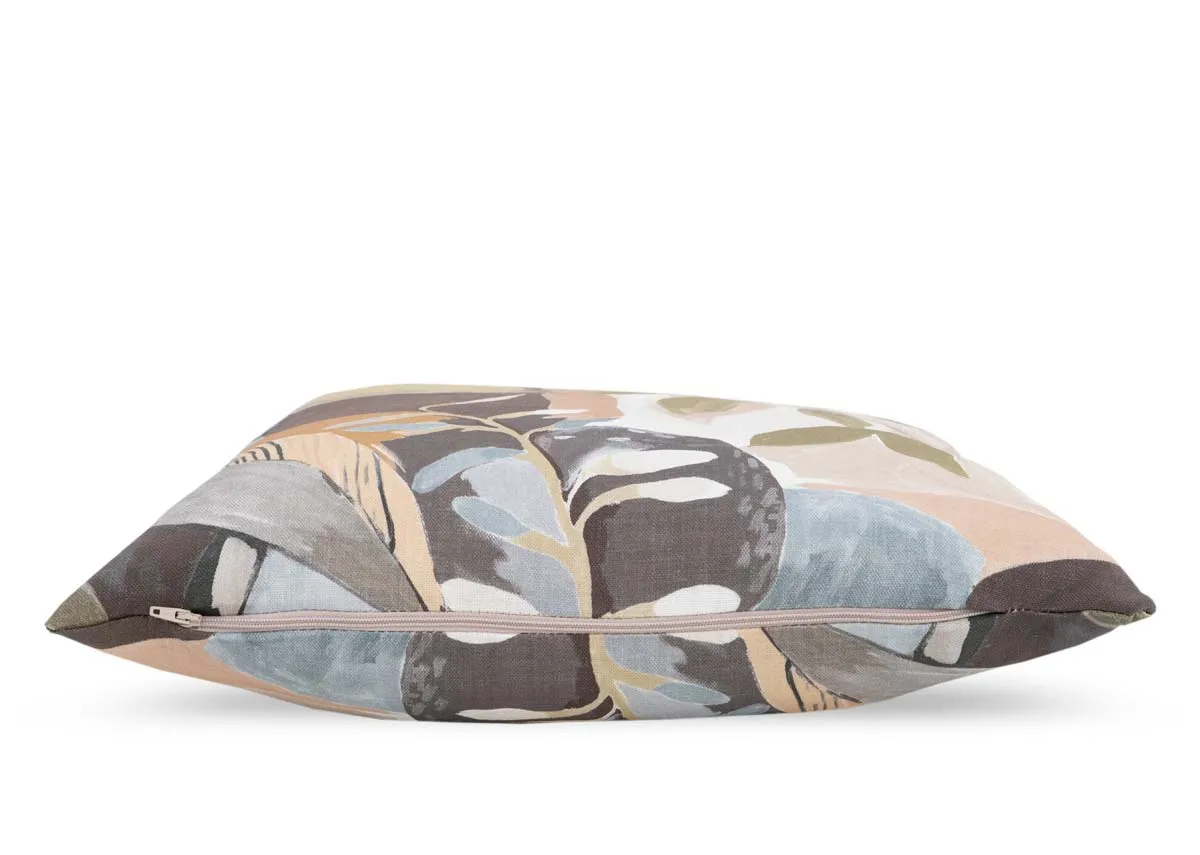 A dimension image of the Everleigh cushion with 43cm x 43cm