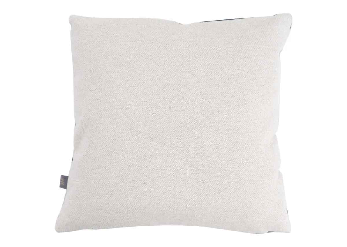 A dimension image of the Carter cushion with 43cm
