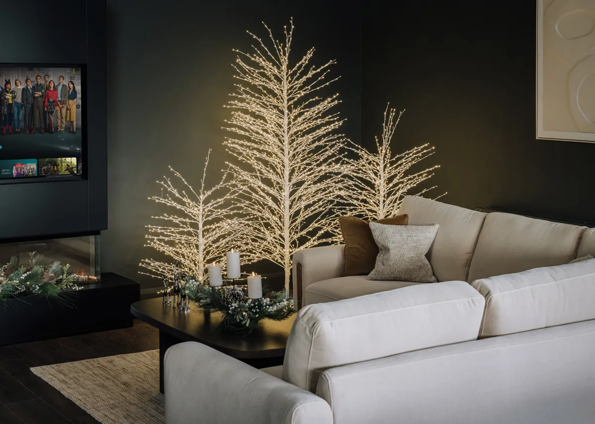 Spirit White 5ft (150cm) with 1500 LED Lights - Christmas Tree