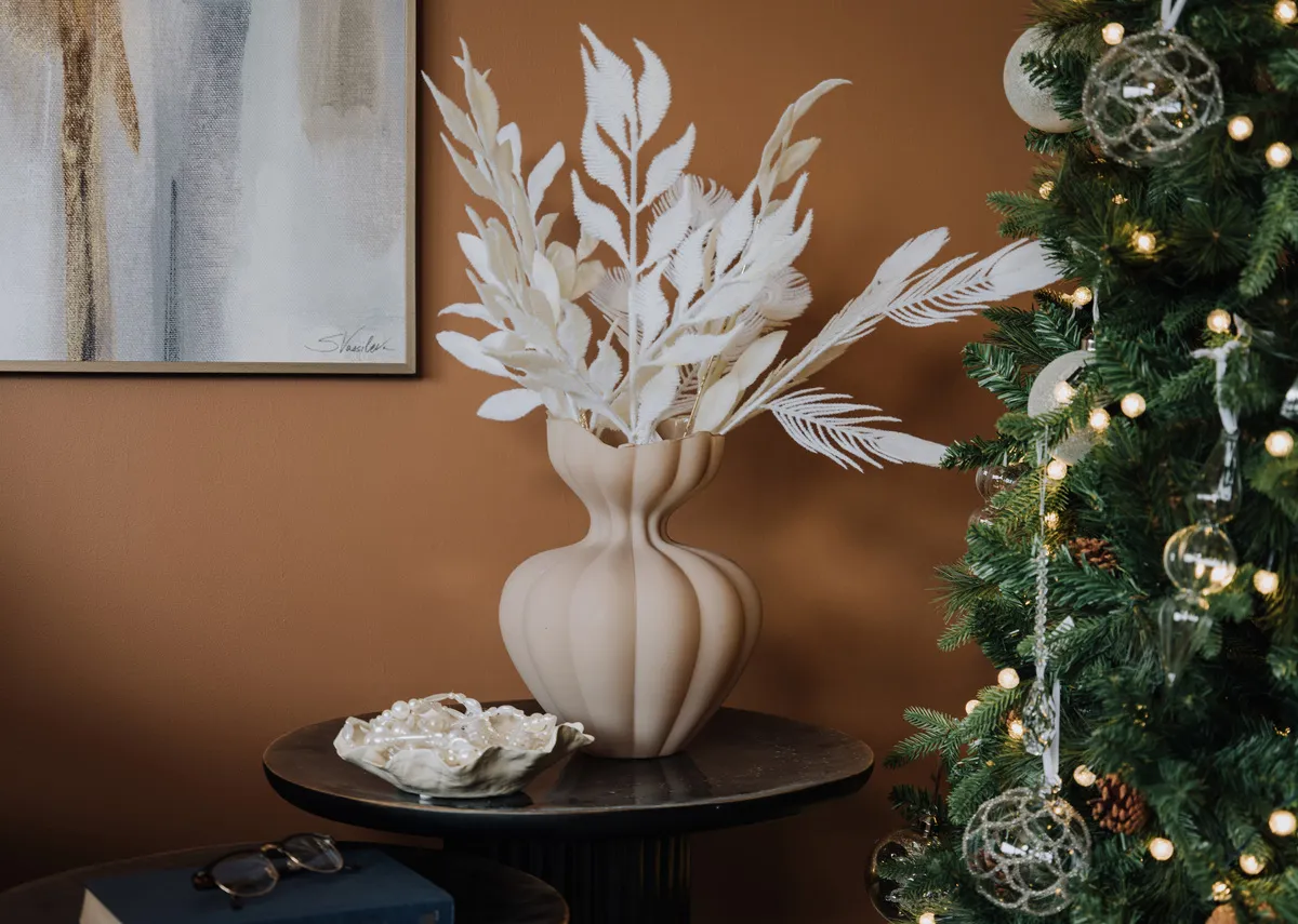 Cream Willow - Christmas Pick