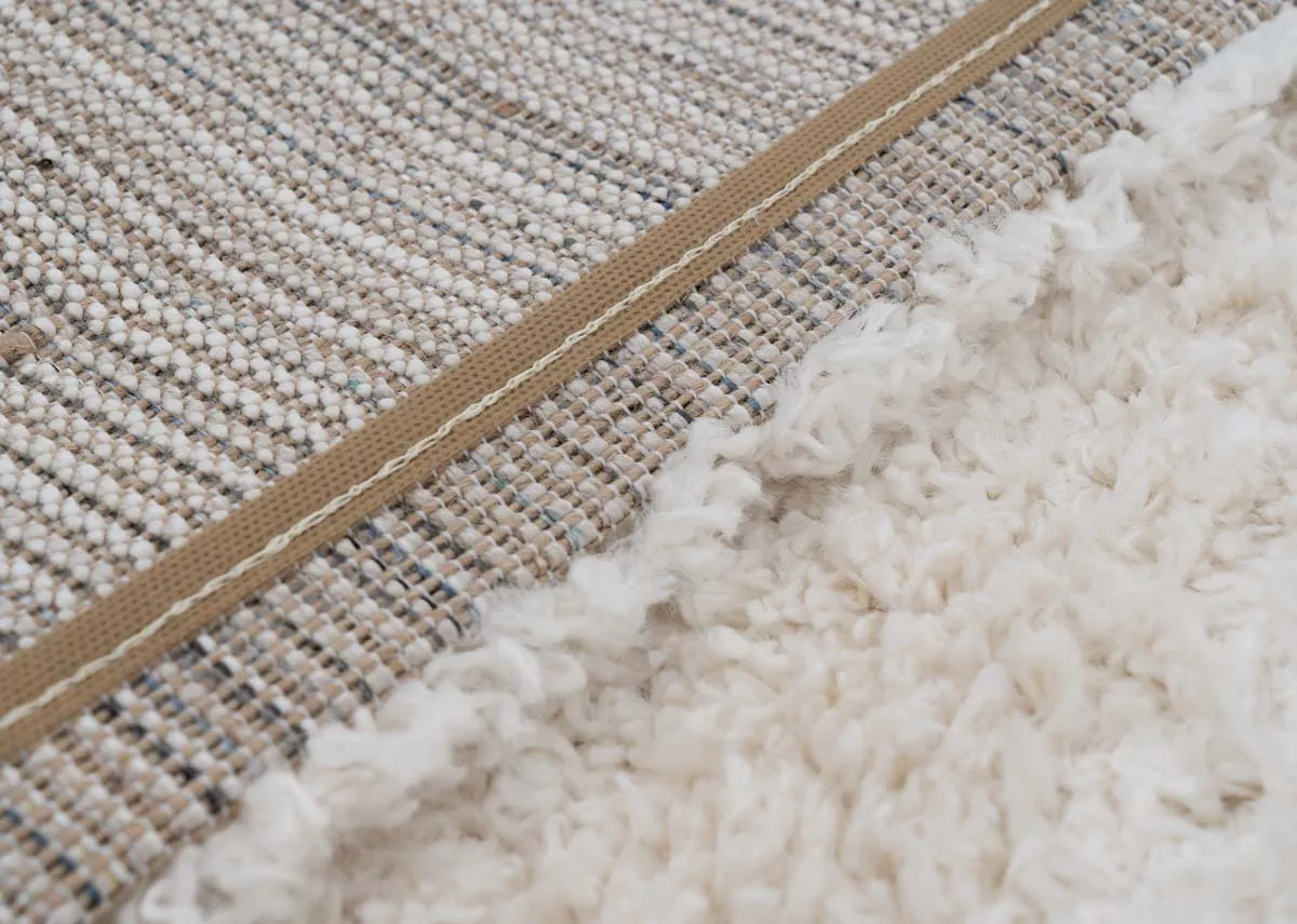 A dimension image of the Vivo large shaggy rug with 290cm x 200cm