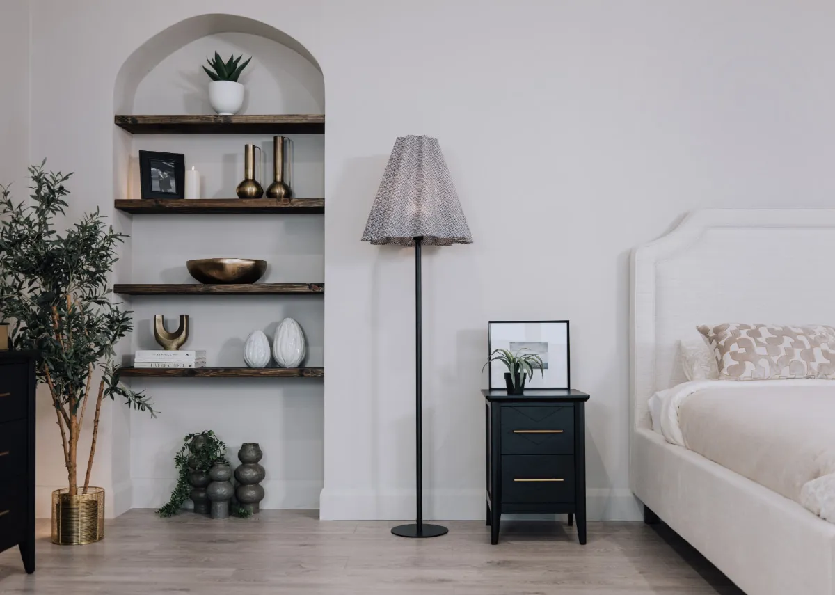 Black Floor Lamp with Linen Shade - Rodrigo