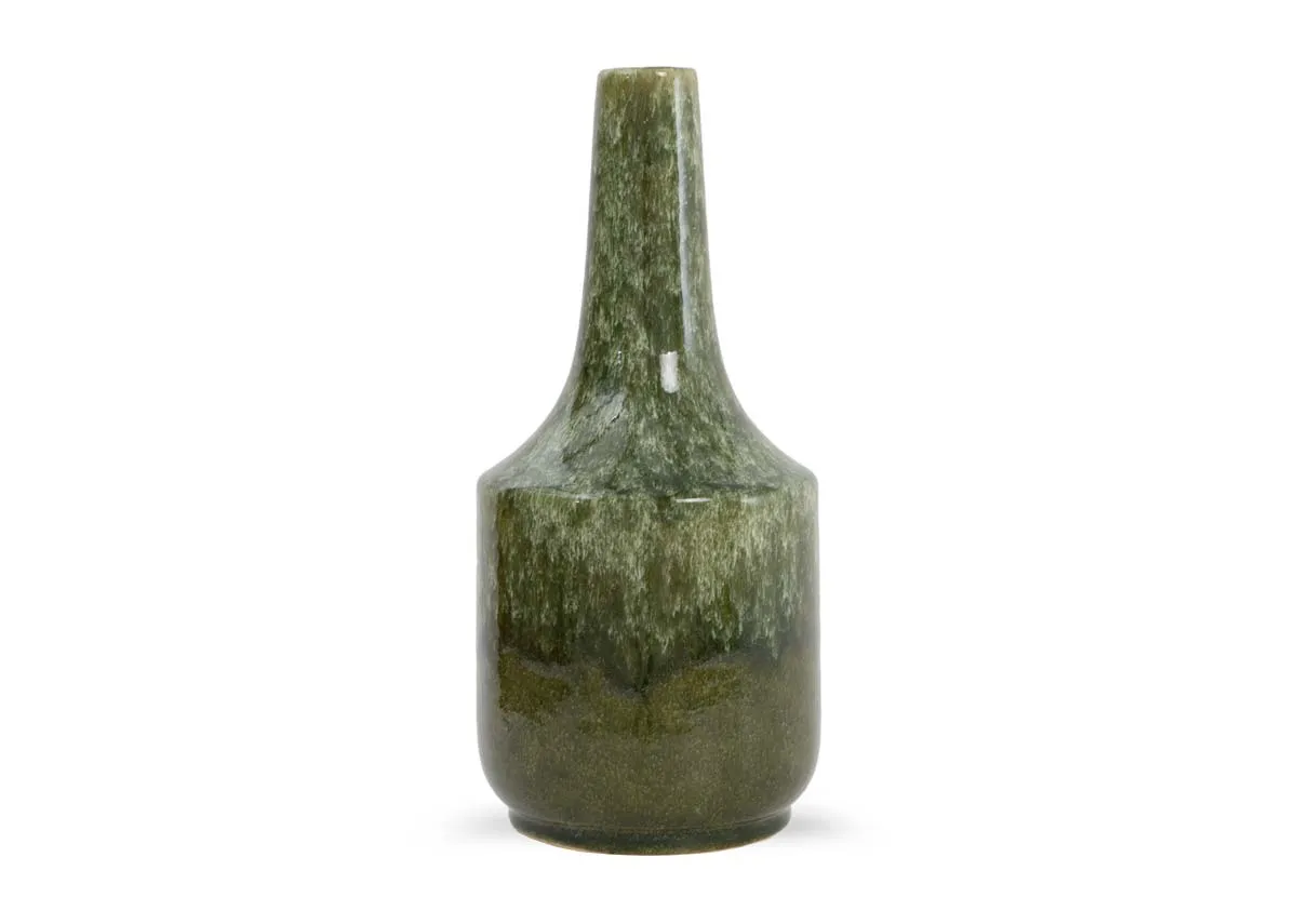A shiny green vase from EZ Livings Tezu range. Front view of white accent