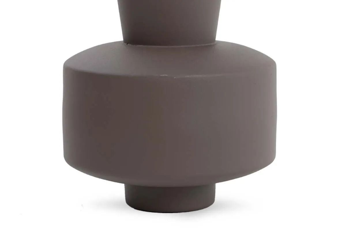 A dimension image of the Novaja Vase with 24cm x 32cm