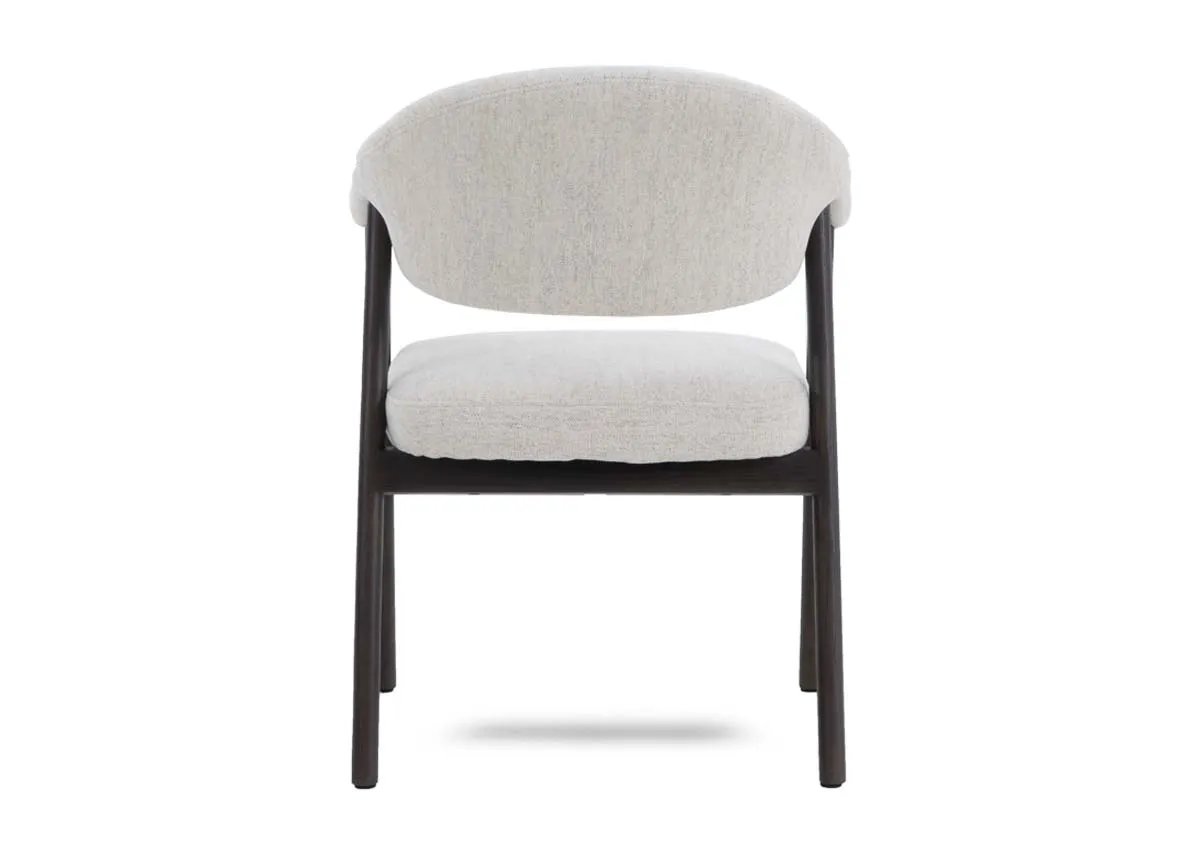 A dimension image of the Elk dining chair with 58.5cm x 54cm x 81.5cm