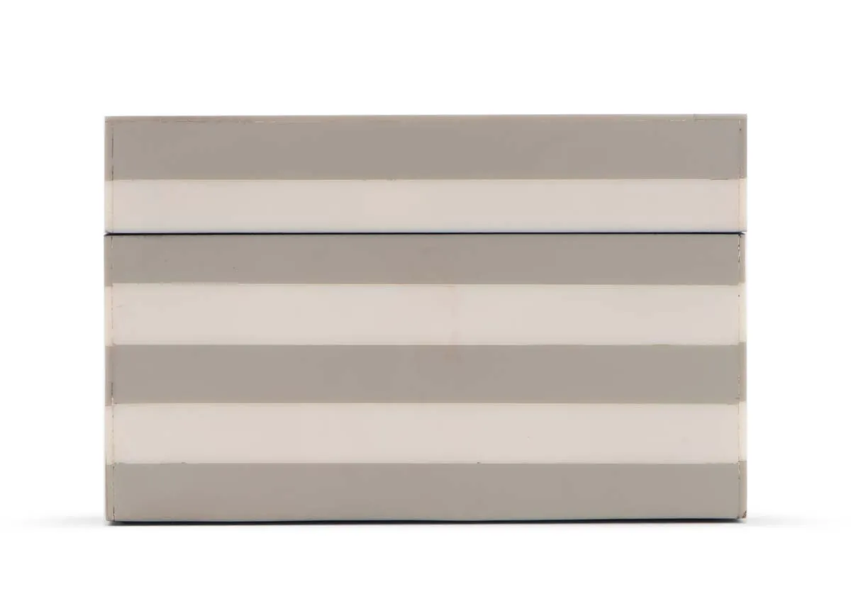 A dimension image of the Admiral large deco box with 23cm x 17cm x 11.5cm