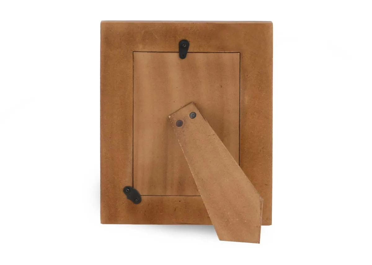 A dimension image of the Vermillion photo frame with 16cm x 21cm