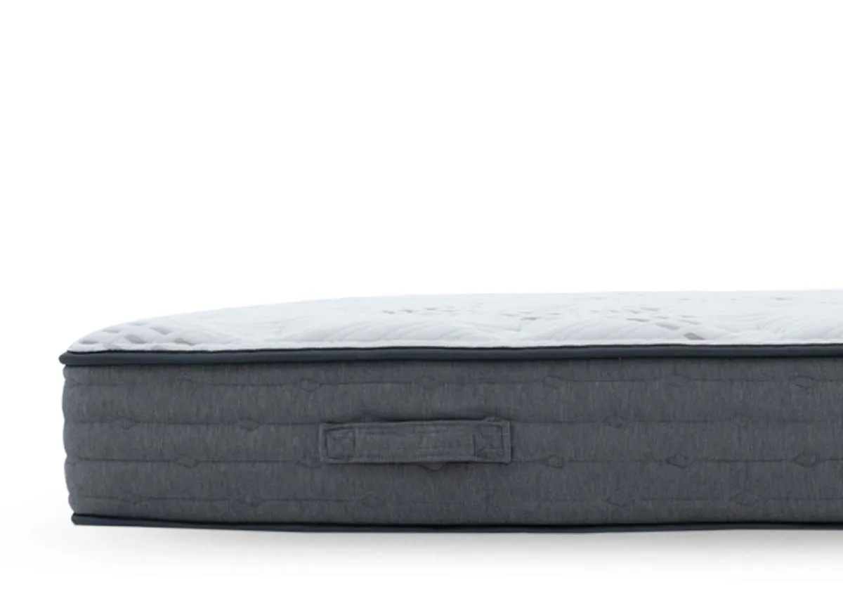 A dimension image of the Executive Opulence mattress with 22cm