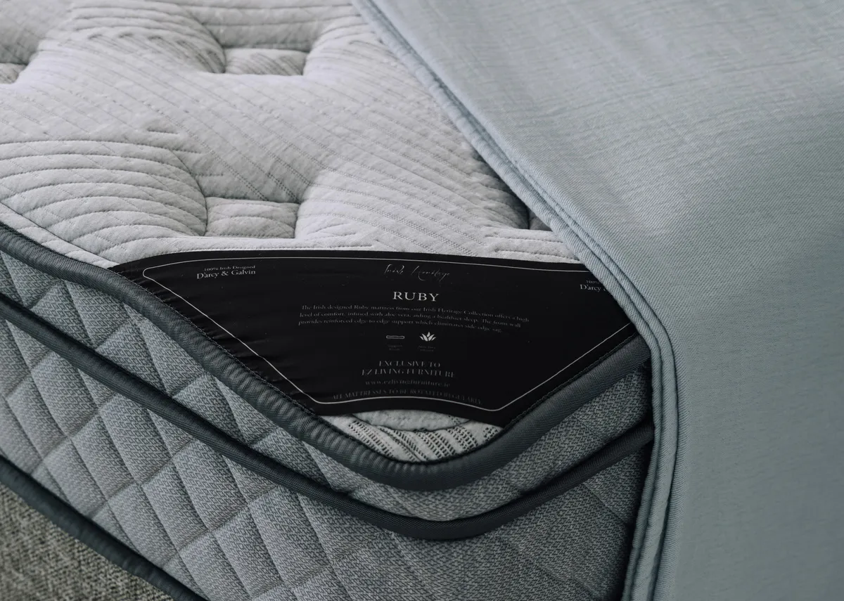 A dimension image of the Ruby Mattress with 24cm