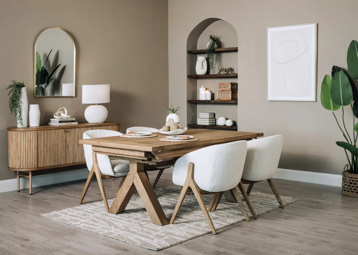 An oak dining table from EZ Livings Toulon range. Closeup of leaf extension