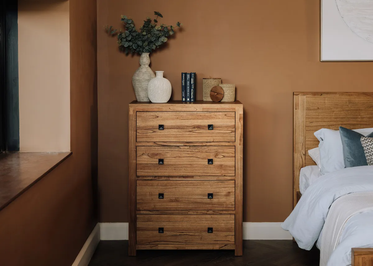 4 Drawer Wood Chest of Drawers - Outback
