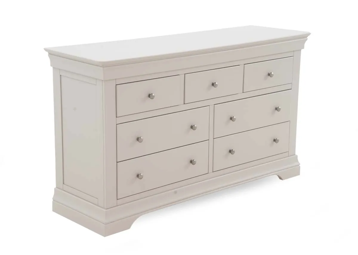 7 Drawer Taupe Dresser - Dove