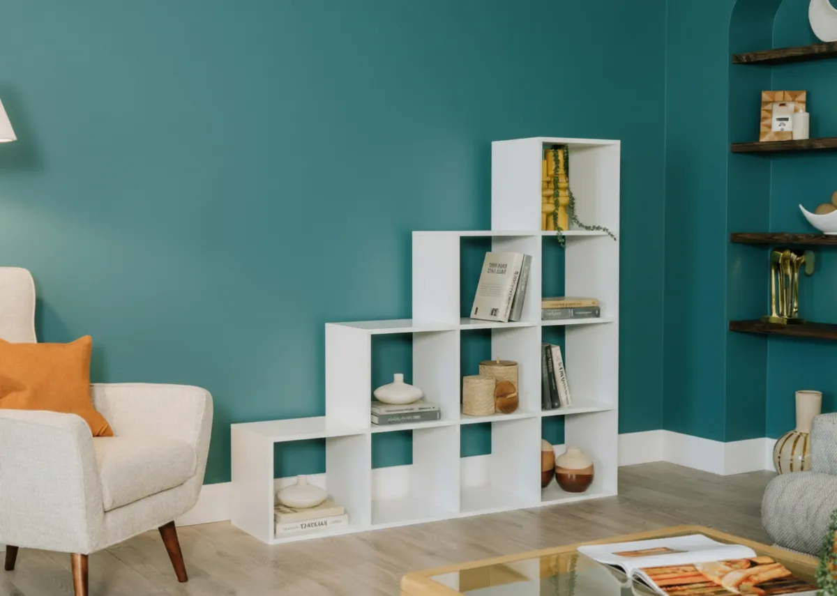 A lifetsyle image of the Gatherer unit in white with stratus armchair