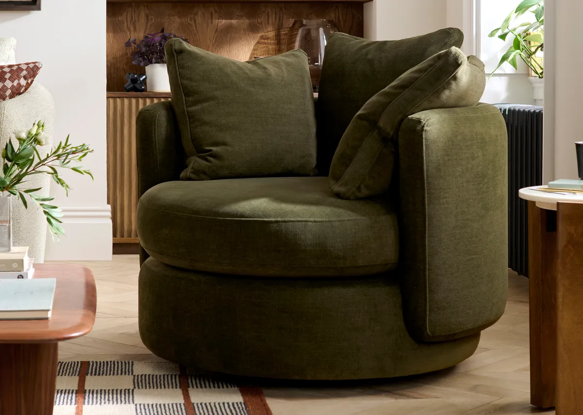 Large Green Fabric Swivel Chair - Piccadilly By Vogue