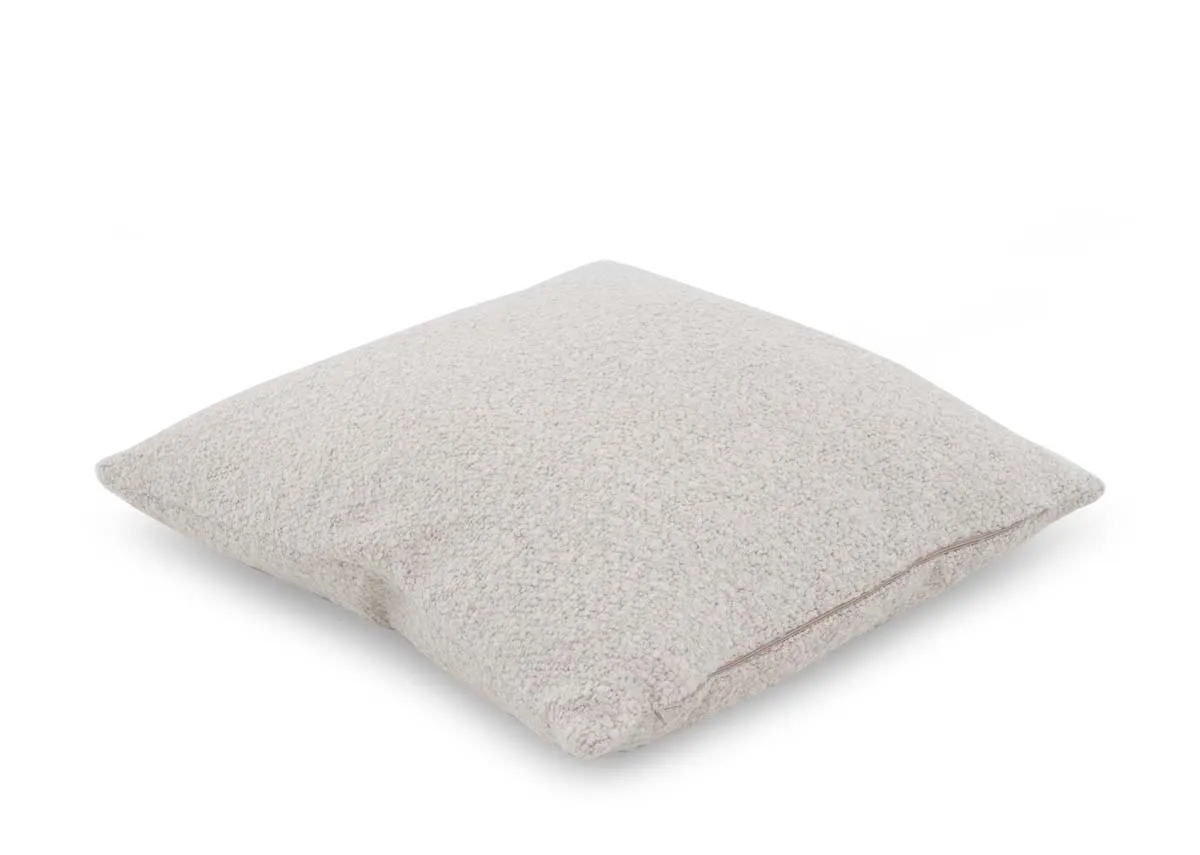 A dimension image of the Zylo Cushion with 43cm x 43cm