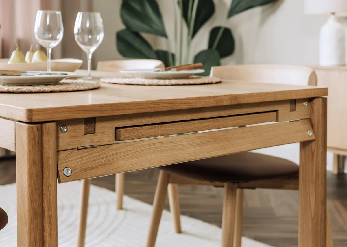 A dimension image of the Kari Oak dining table with 180cm x 90cm x 75cm